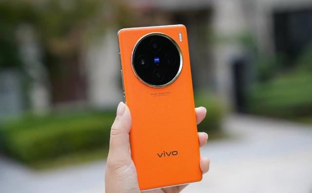 vivo手机游戏领跑-vivo 手机：游戏界的黑马，硬件配置强悍，游戏模式沉浸感